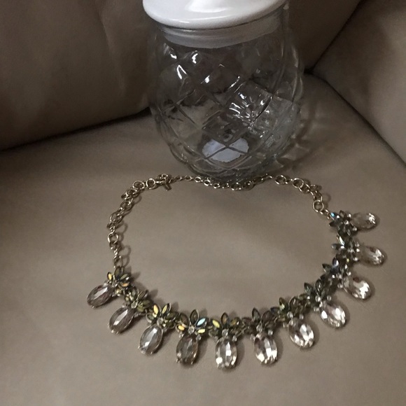 Pineapple tiki necklace and pineapple candy jar - Picture 3 of 4